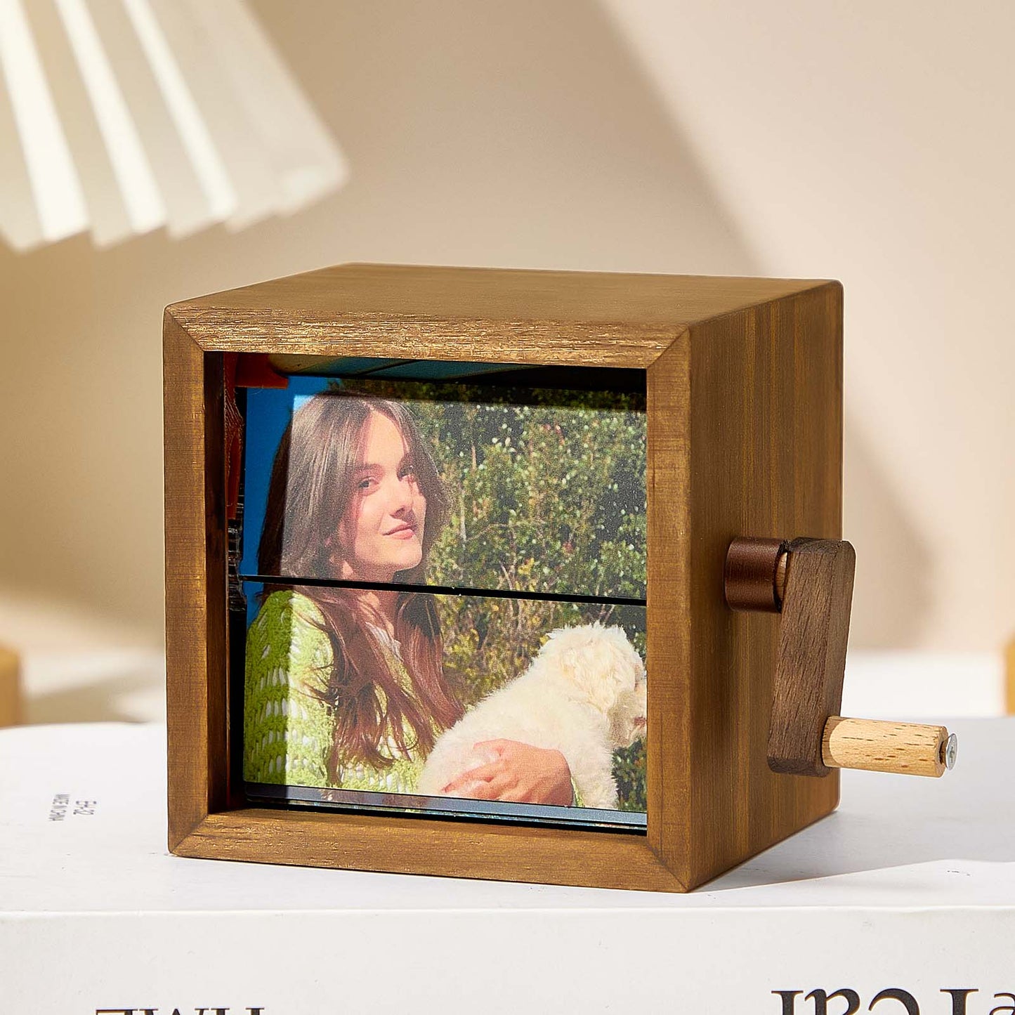 Custom Photo Flipbook Frame Animation Machine Mechanical Hand-cranked Flipbook Box Photo Album with Light Black Walnut Baby Photo Cube Frame Creative Gift