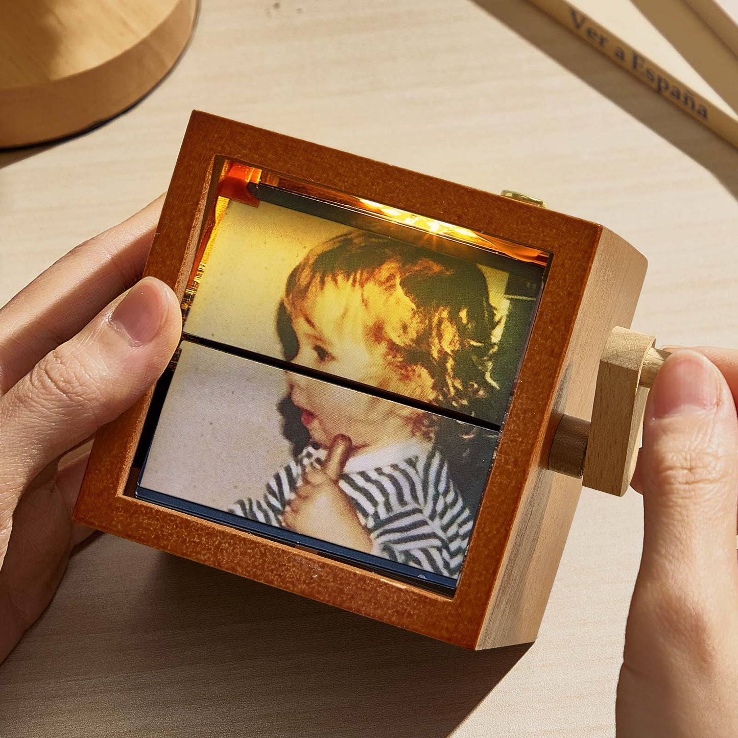 Custom Photo Flipbook Frame Animation Machine Mechanical Hand-cranked Flipbook Box Photo Album with Light Black Walnut Baby Photo Cube Frame Creative Gift