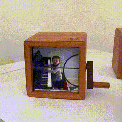 Custom Photo Flipbook Frame Animation Machine Mechanical Hand-cranked Flipbook Box Photo Album with Light Black Walnut Baby Photo Cube Frame Creative Gift