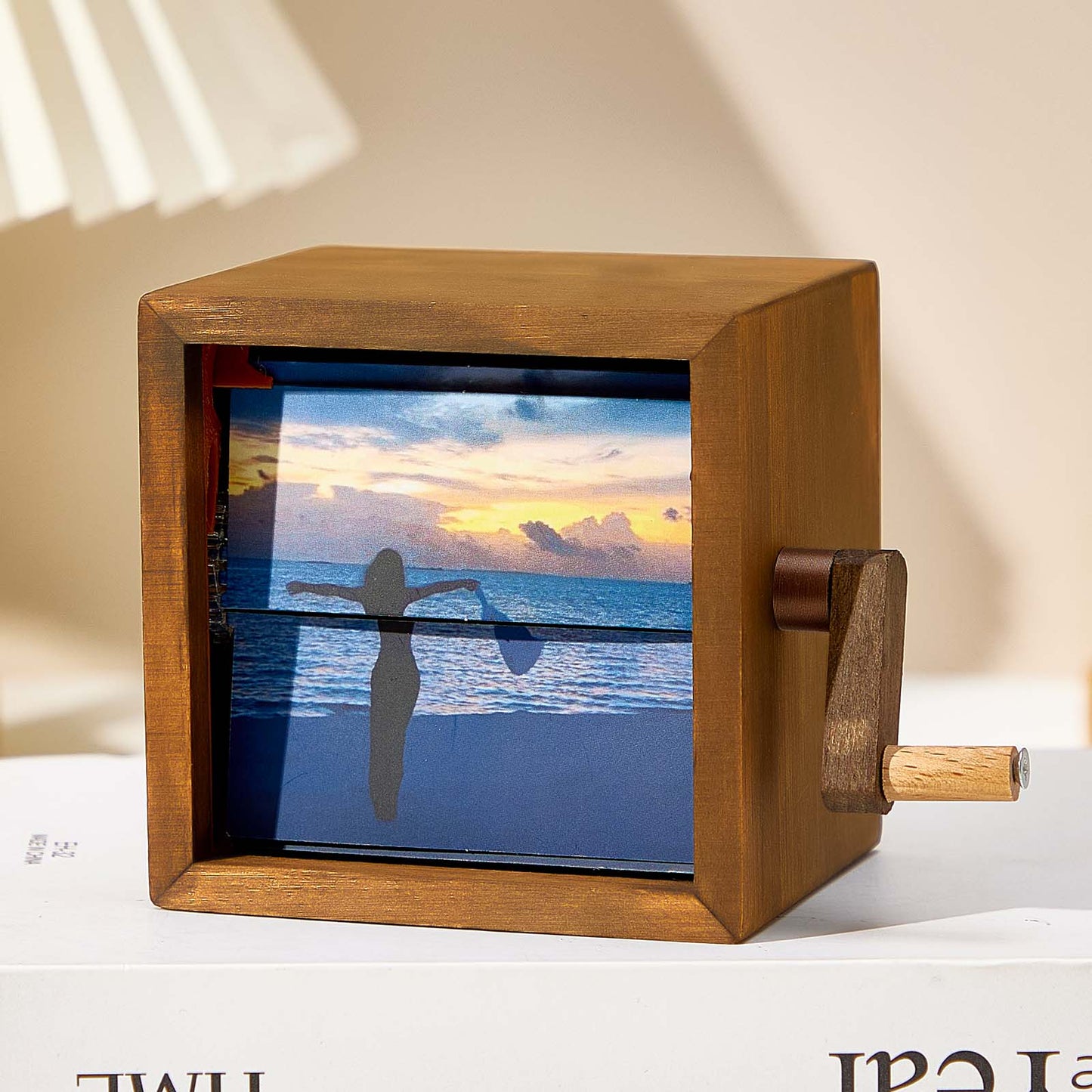 Custom Photo Flipbook Frame Animation Machine Mechanical Hand-cranked Flipbook Box Photo Album with Light Photo Cube Frame Anniversary Gifts