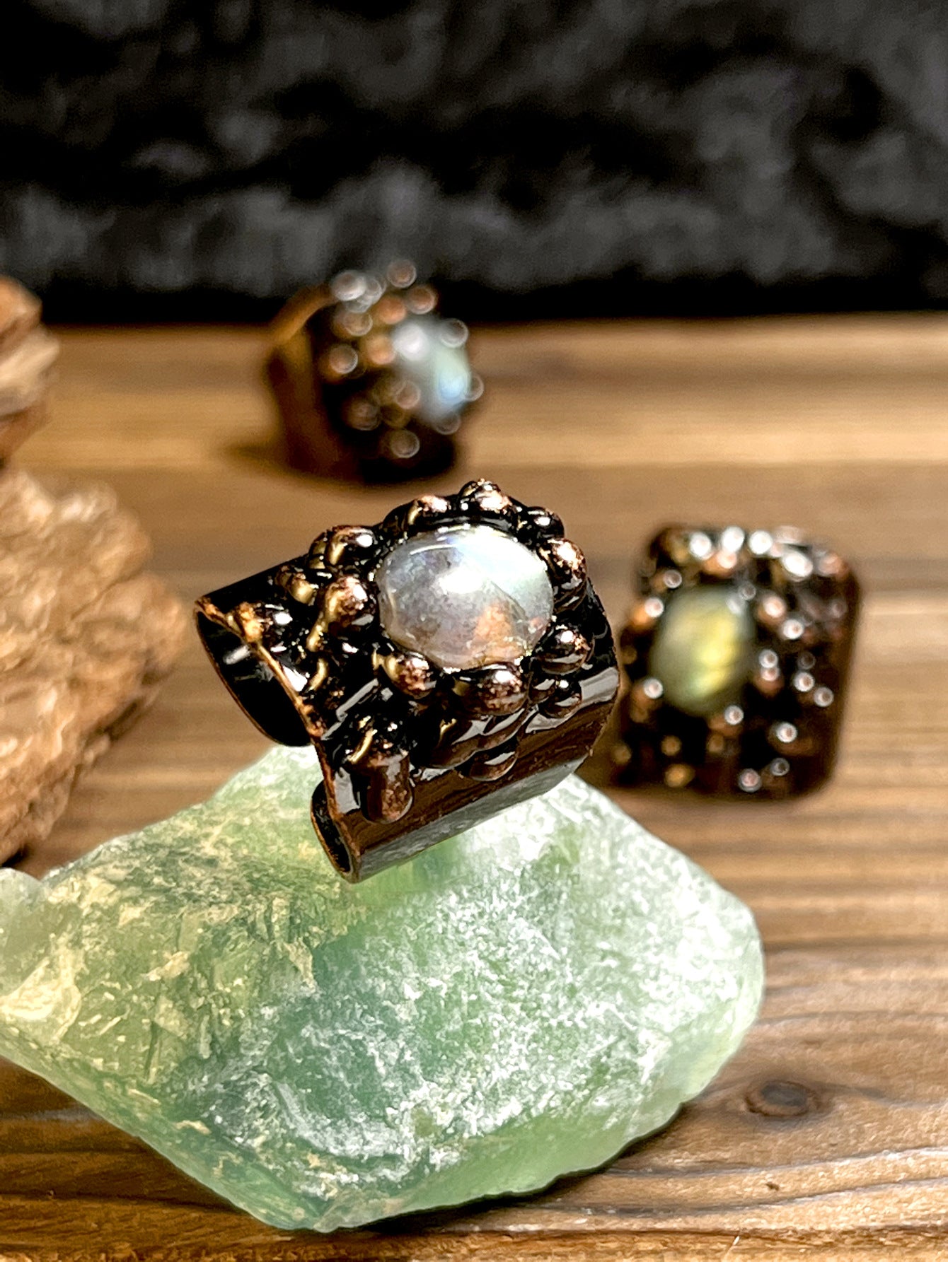 Guardian Light Crystal Ring – Handmade Labradorite Ring for Energy Balance & Protection