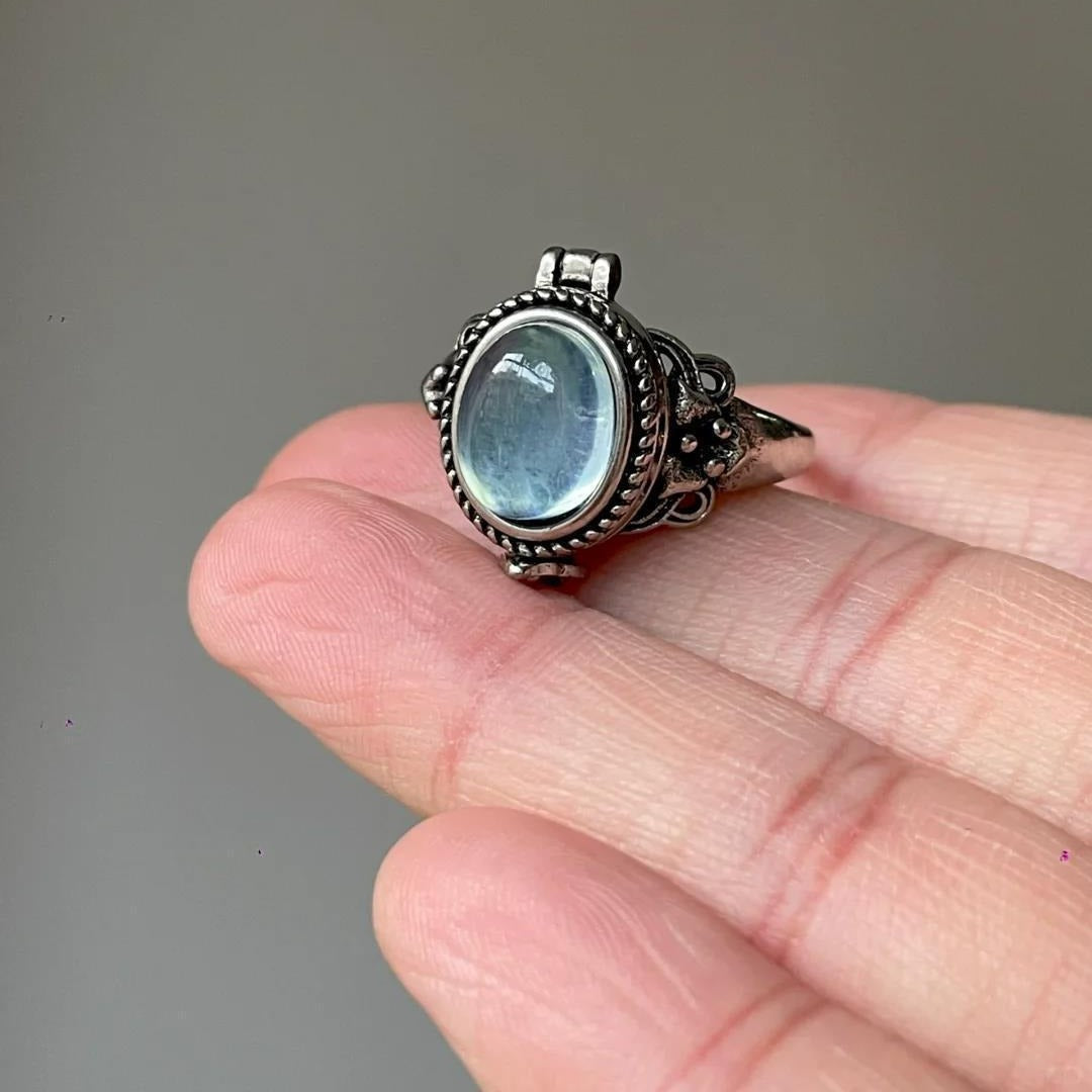 “Eye of the Lake” Amber Ring – The Ring of Tranquil Magic