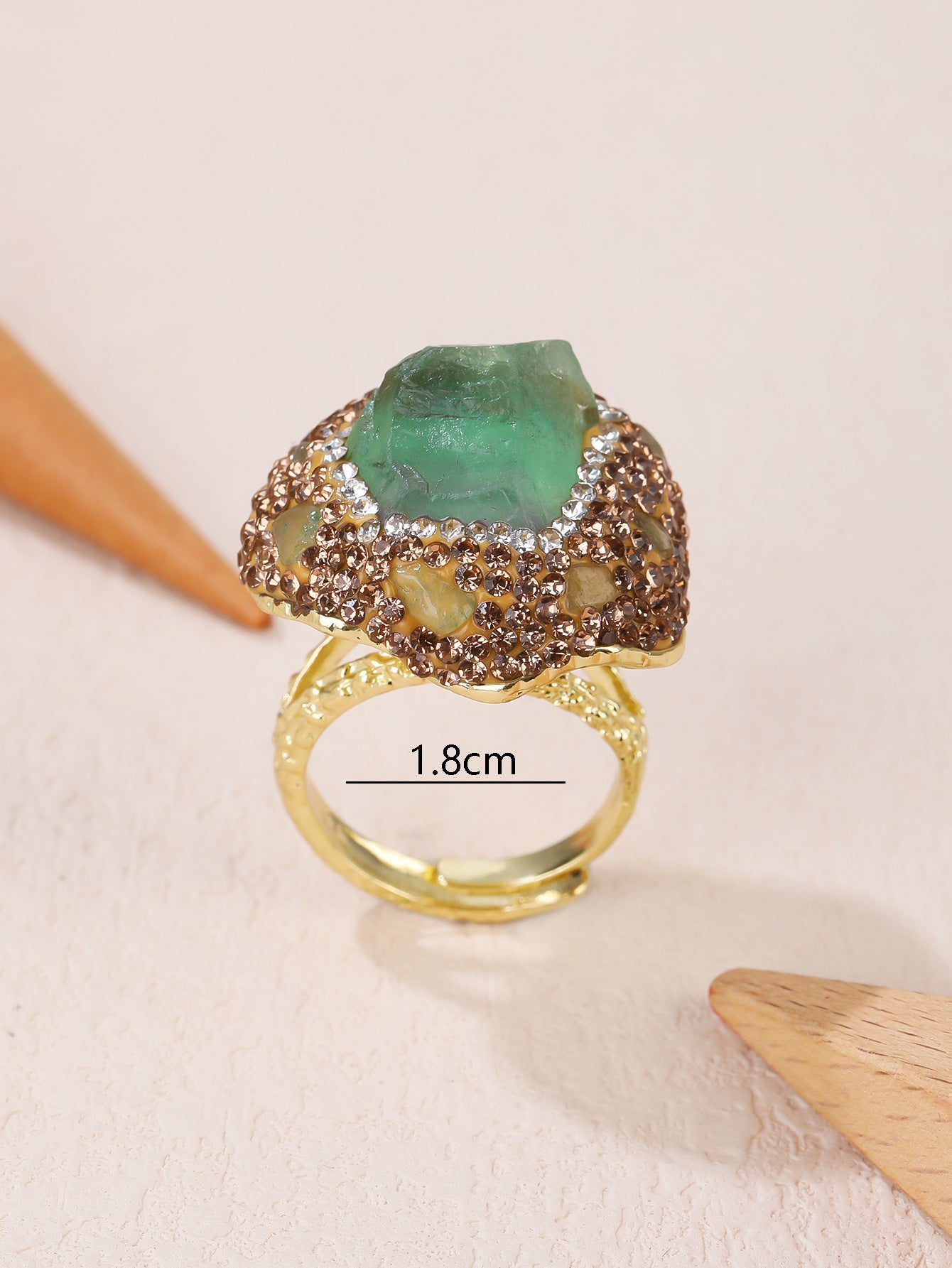 Emerald Aura Crystal Ring – Handmade Raw Green Stone Ring for Energy Balance & Inner Harmony