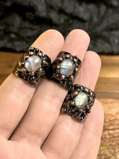 Guardian Light Crystal Ring – Handmade Labradorite Ring for Energy Balance & Protection