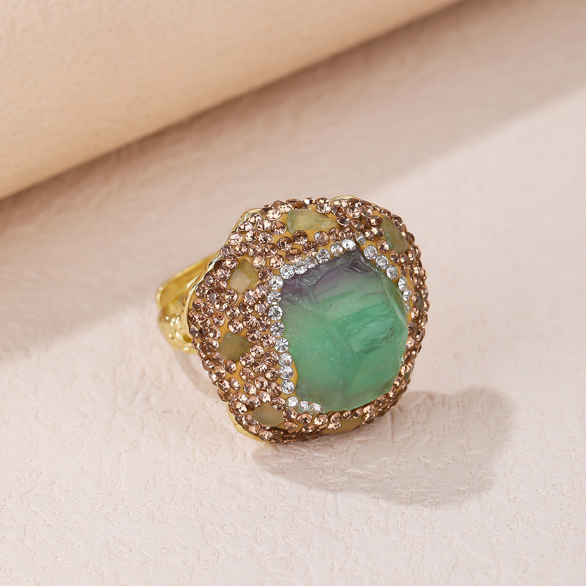 Emerald Aura Crystal Ring – Handmade Raw Green Stone Ring for Energy Balance & Inner Harmony