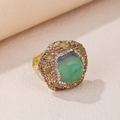 Emerald Aura Crystal Ring – Handmade Raw Green Stone Ring for Energy Balance & Inner Harmony