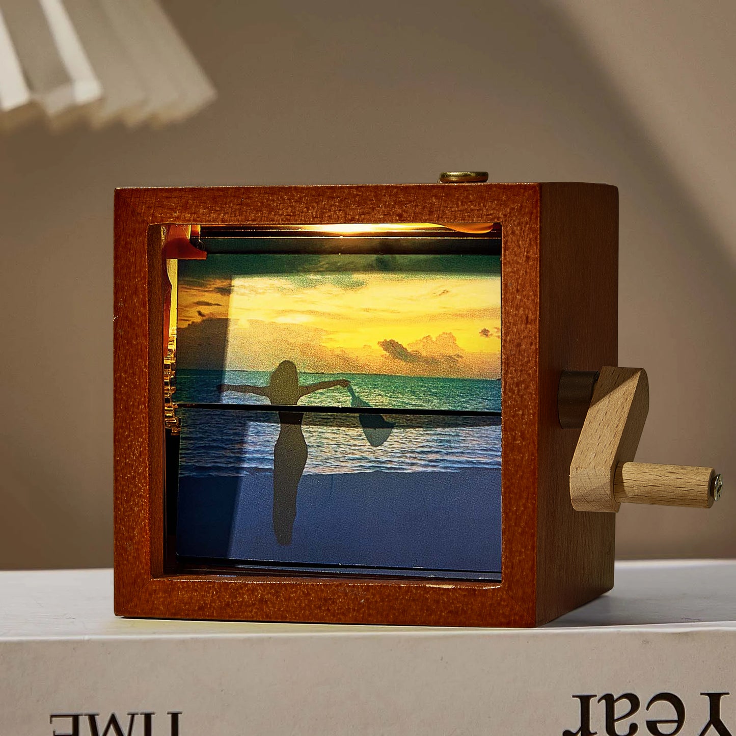 Custom Photo Flipbook Frame Animation Machine Mechanical Hand-cranked Flipbook Box Photo Album with Light Photo Cube Frame Anniversary Gifts